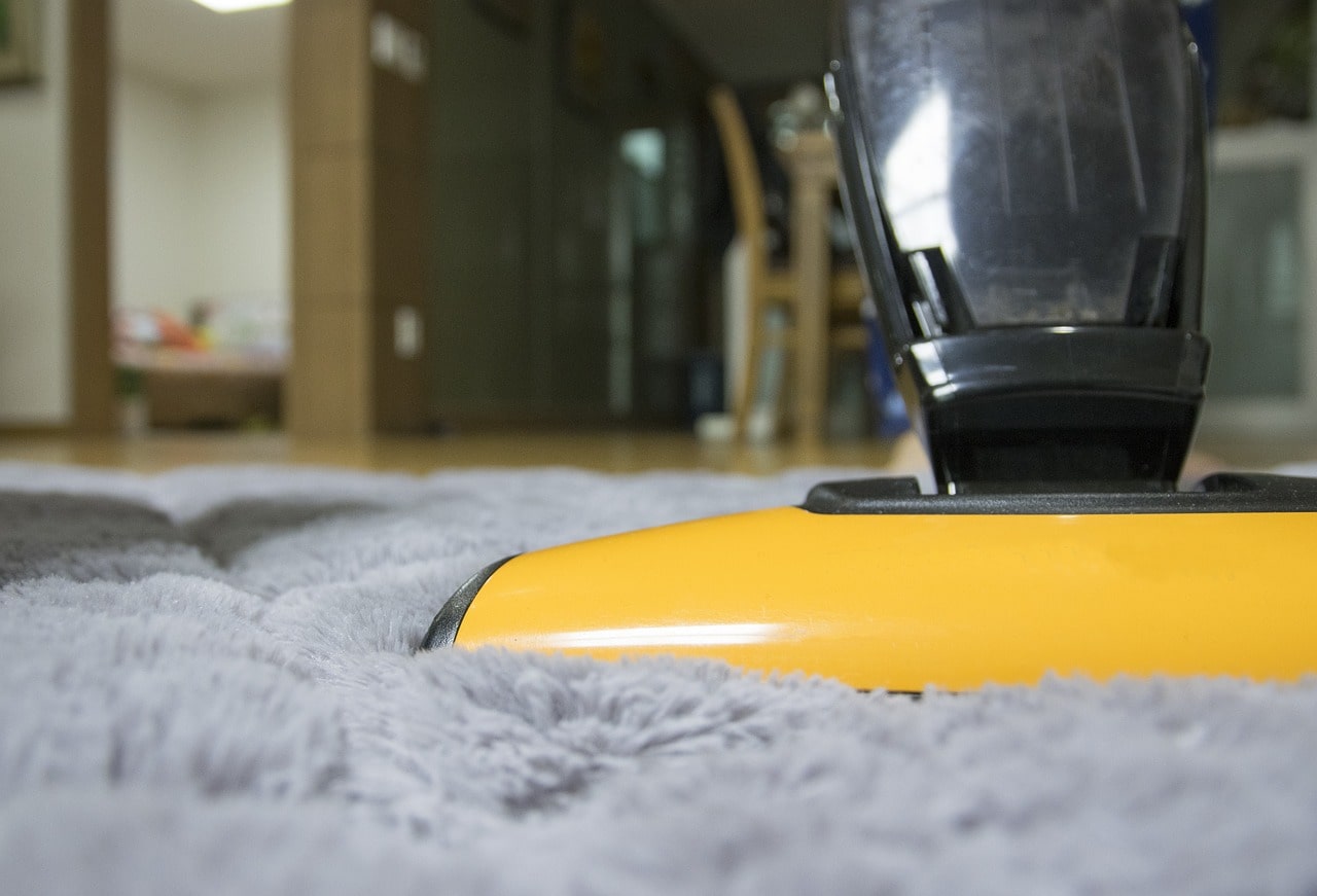 Jak vyčistit koberec: praktické tipy