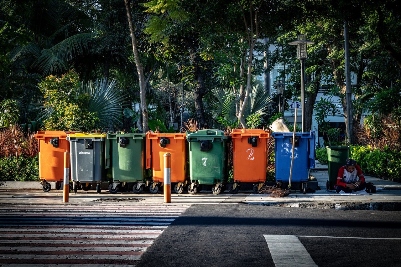 Jaké barvy mají kontejnery na tříděný odpad a k čemu slouží